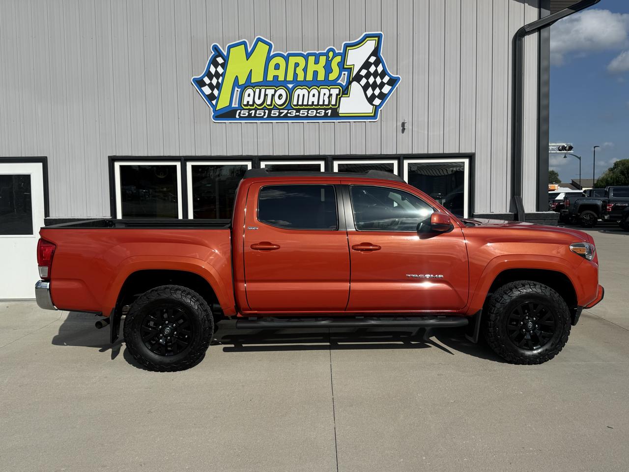 Toyota Tacoma SR5 Double Cab 5' Bed V6 4x4 AT (Natl) 2017