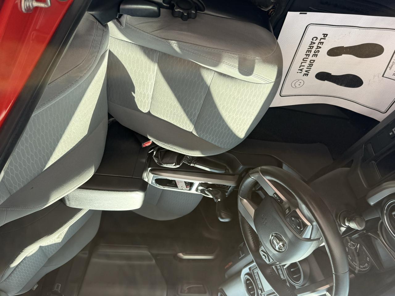 Toyota Tacoma SR5 Double Cab 5' Bed V6 4x4 AT (Natl) 2017