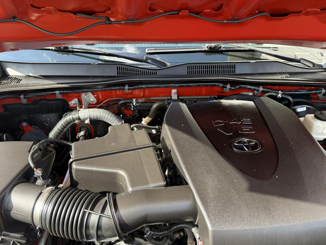 Toyota Tacoma SR5 Double Cab 5' Bed V6 4x4 AT (Natl) 2017