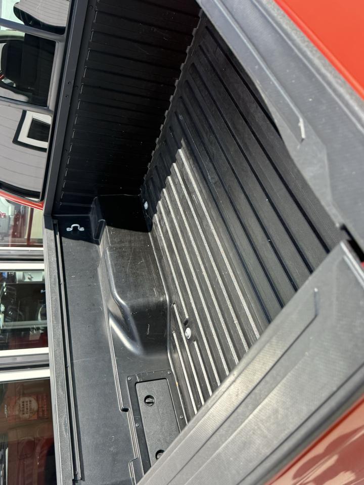 Toyota Tacoma SR5 Double Cab 5' Bed V6 4x4 AT (Natl) 2017