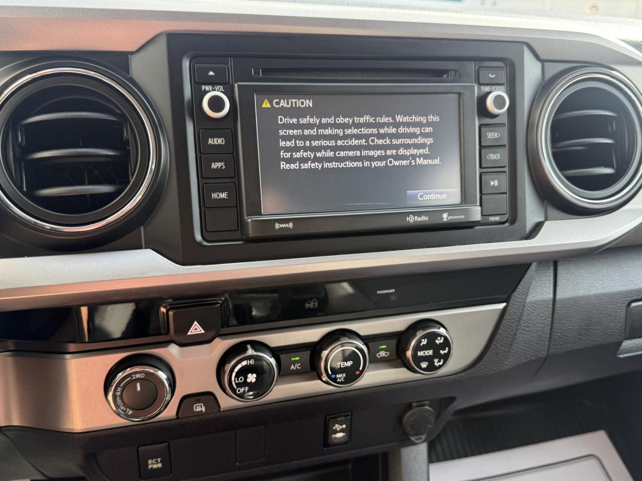 Toyota Tacoma SR5 Double Cab 5' Bed V6 4x4 AT (Natl) 2017