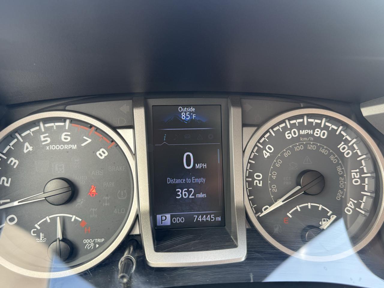 Toyota Tacoma SR5 Double Cab 5' Bed V6 4x4 AT (Natl) 2017