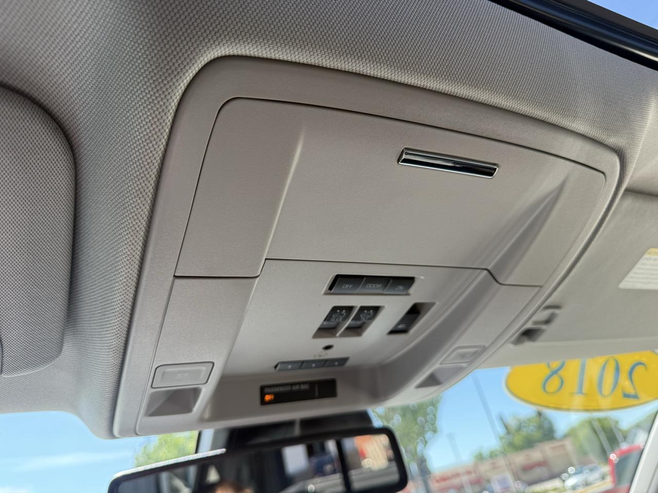 GMC Sierra 1500 4WD Crew Cab 143.5" SLT 2018