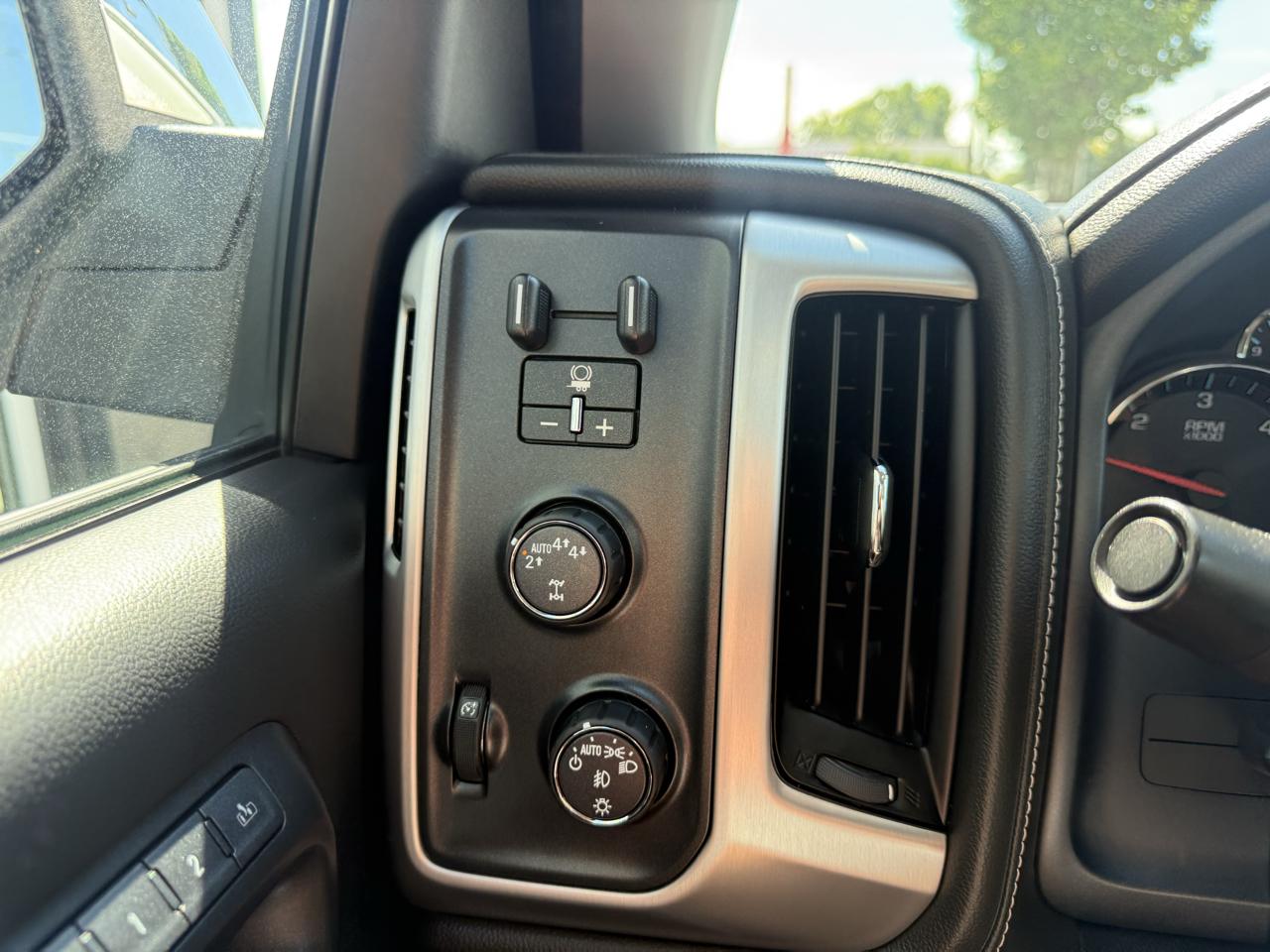 GMC Sierra 1500 4WD Crew Cab 143.5" SLT 2018