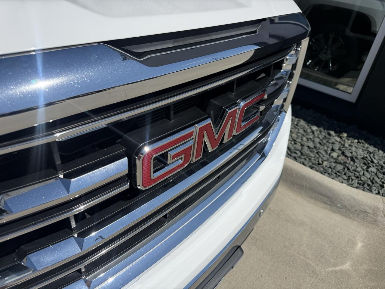GMC Sierra 1500 4WD Crew Cab 143.5" SLT 2018