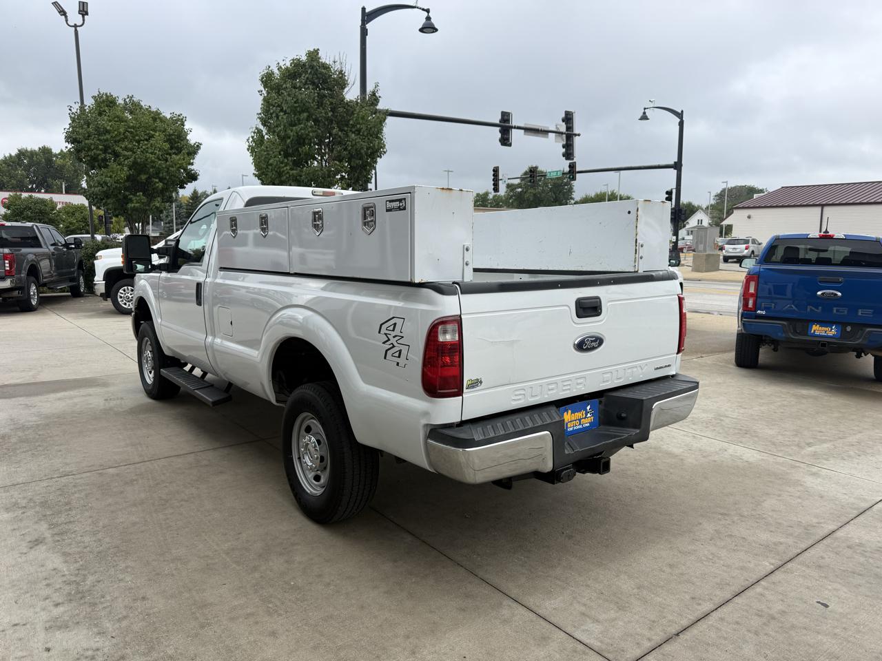 Ford Super Duty F-250 SRW 4WD Reg Cab 137" XLT 2015