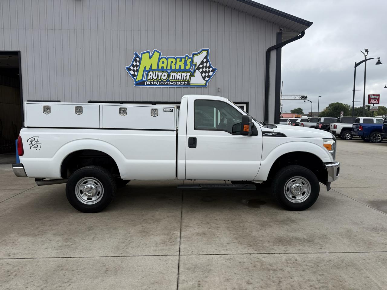 Ford Super Duty F-250 SRW 4WD Reg Cab 137" XLT 2015