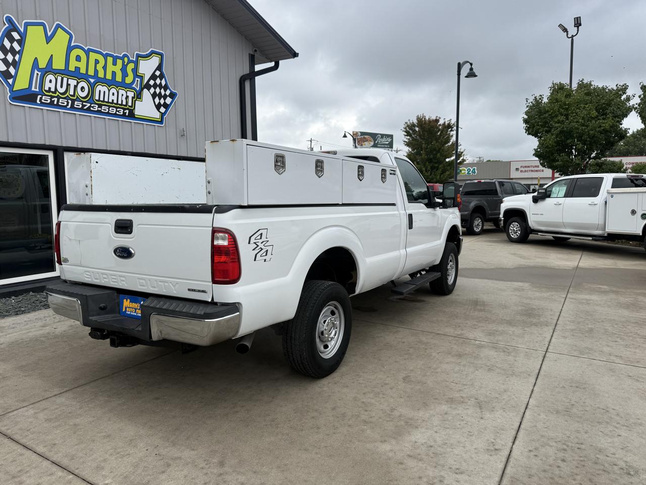 Ford Super Duty F-250 SRW 4WD Reg Cab 137" XLT 2015