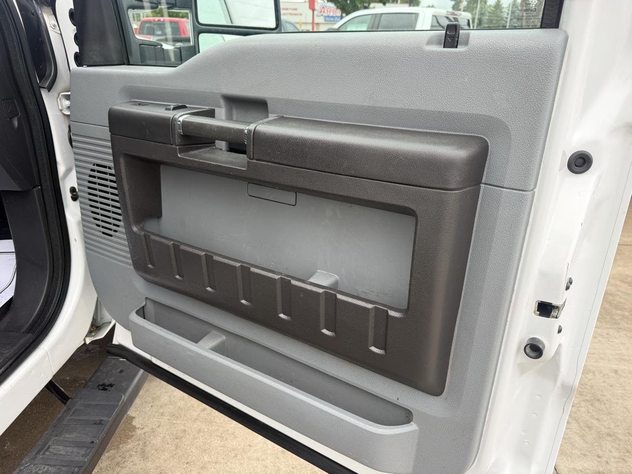 Ford Super Duty F-250 SRW 4WD Reg Cab 137" XLT 2015