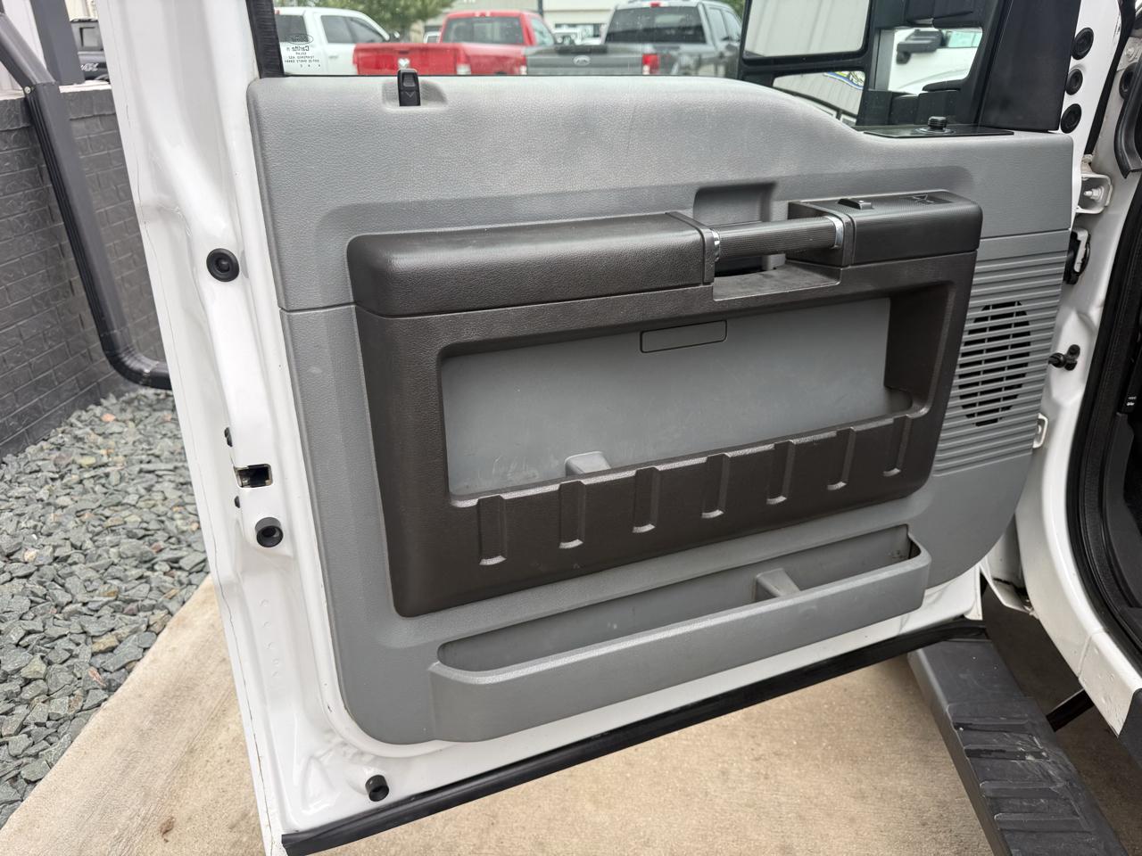 Ford Super Duty F-250 SRW 4WD Reg Cab 137" XLT 2015