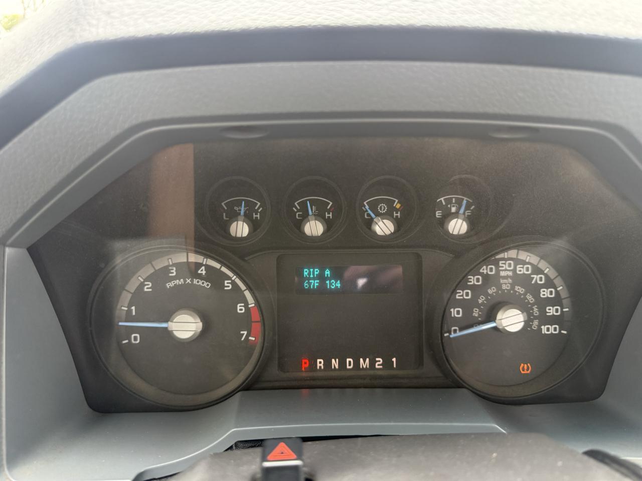 Ford Super Duty F-250 SRW 4WD Reg Cab 137" XLT 2015