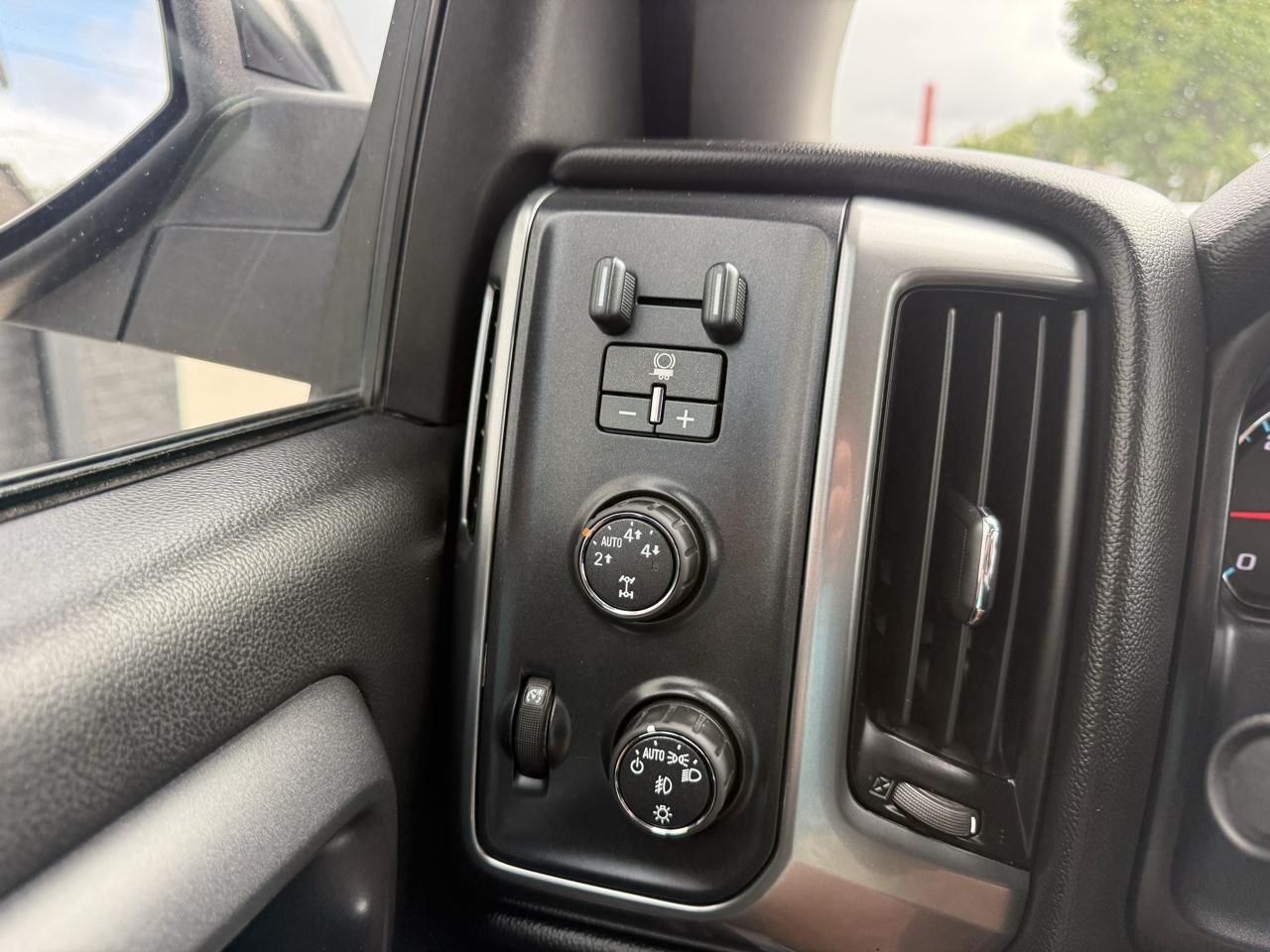 Chevrolet Silverado 1500 4WD Crew Cab 153.0" LT w/1LT 2015