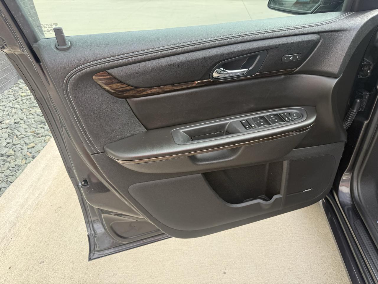 GMC Acadia AWD 4dr Denali 2016