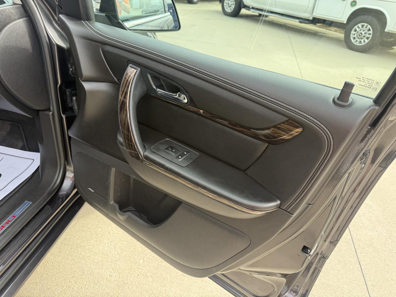 GMC Acadia AWD 4dr Denali 2016