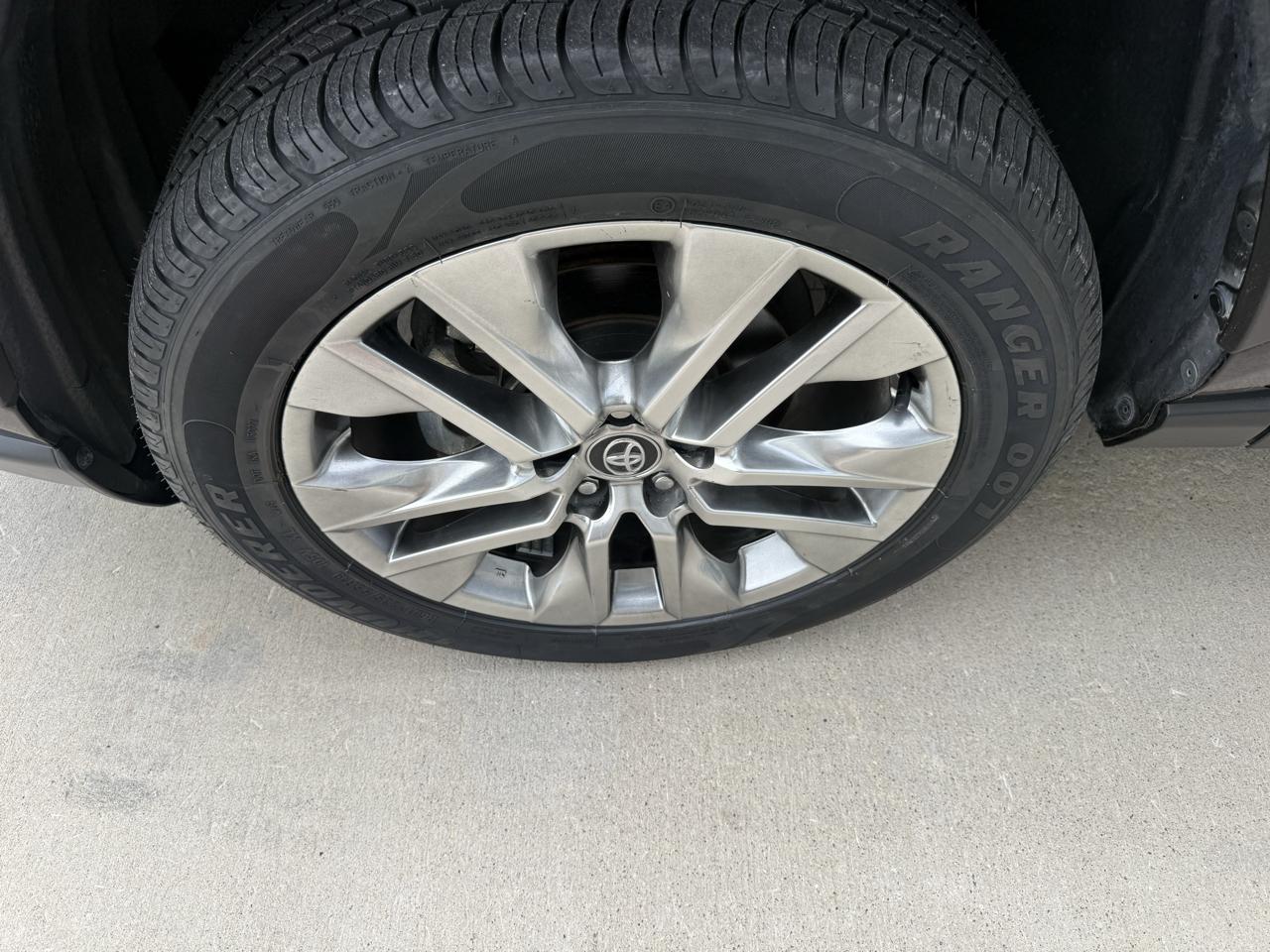 Toyota RAV4 Limited AWD (Natl) 2020