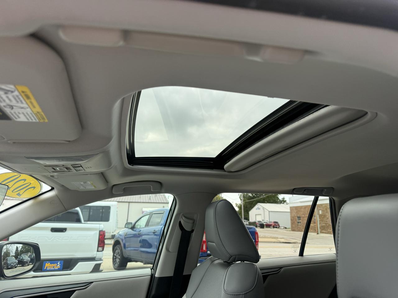 Toyota RAV4 Limited AWD (Natl) 2020