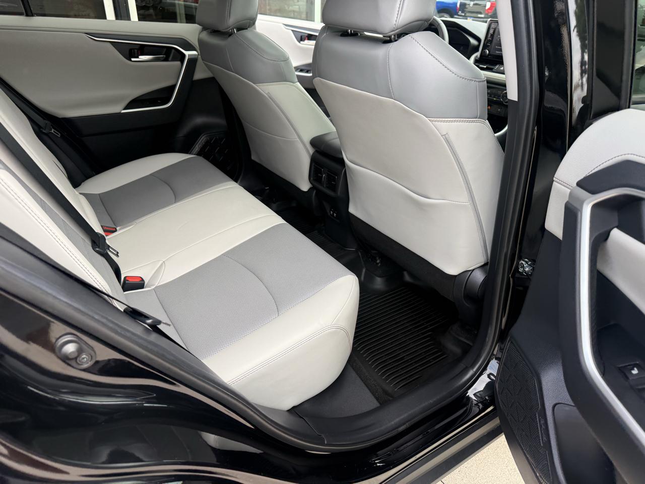 Toyota RAV4 Limited AWD (Natl) 2020