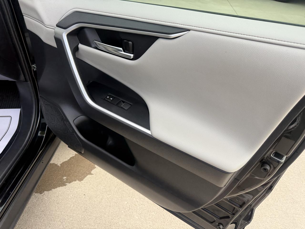Toyota RAV4 Limited AWD (Natl) 2020