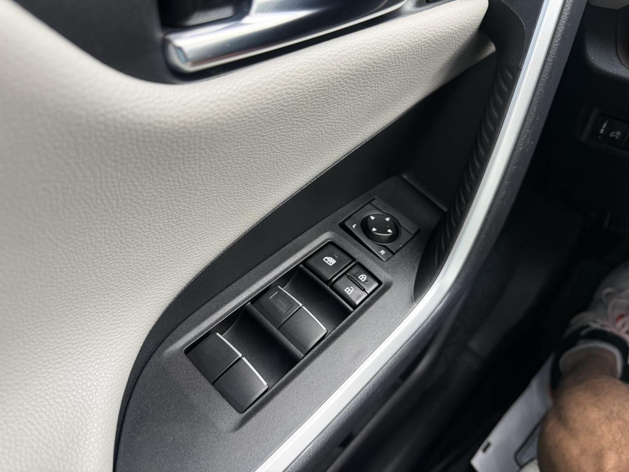 Toyota RAV4 Limited AWD (Natl) 2020