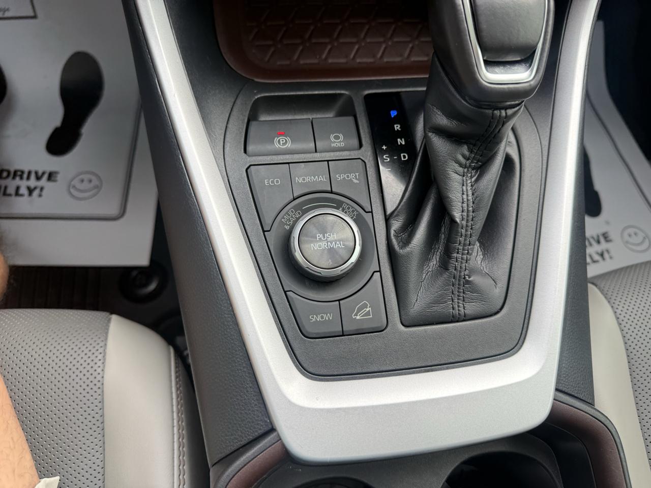 Toyota RAV4 Limited AWD (Natl) 2020