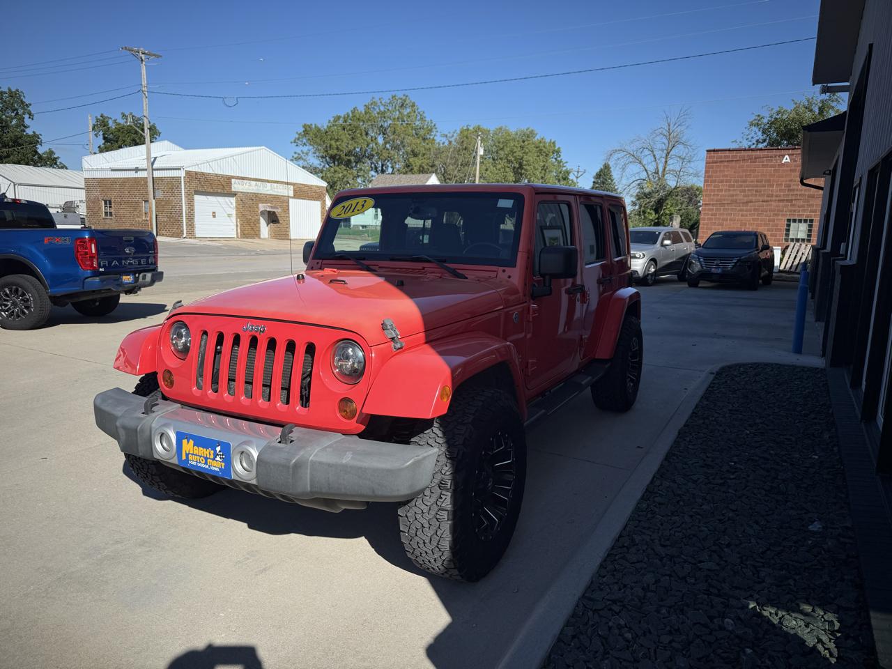 Jeep Wrangler Unlimited 4WD 4dr Sahara 2013