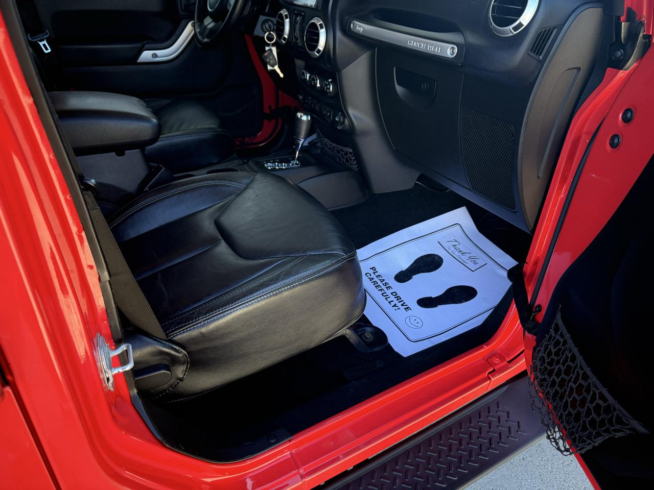 Jeep Wrangler Unlimited 4WD 4dr Sahara 2013