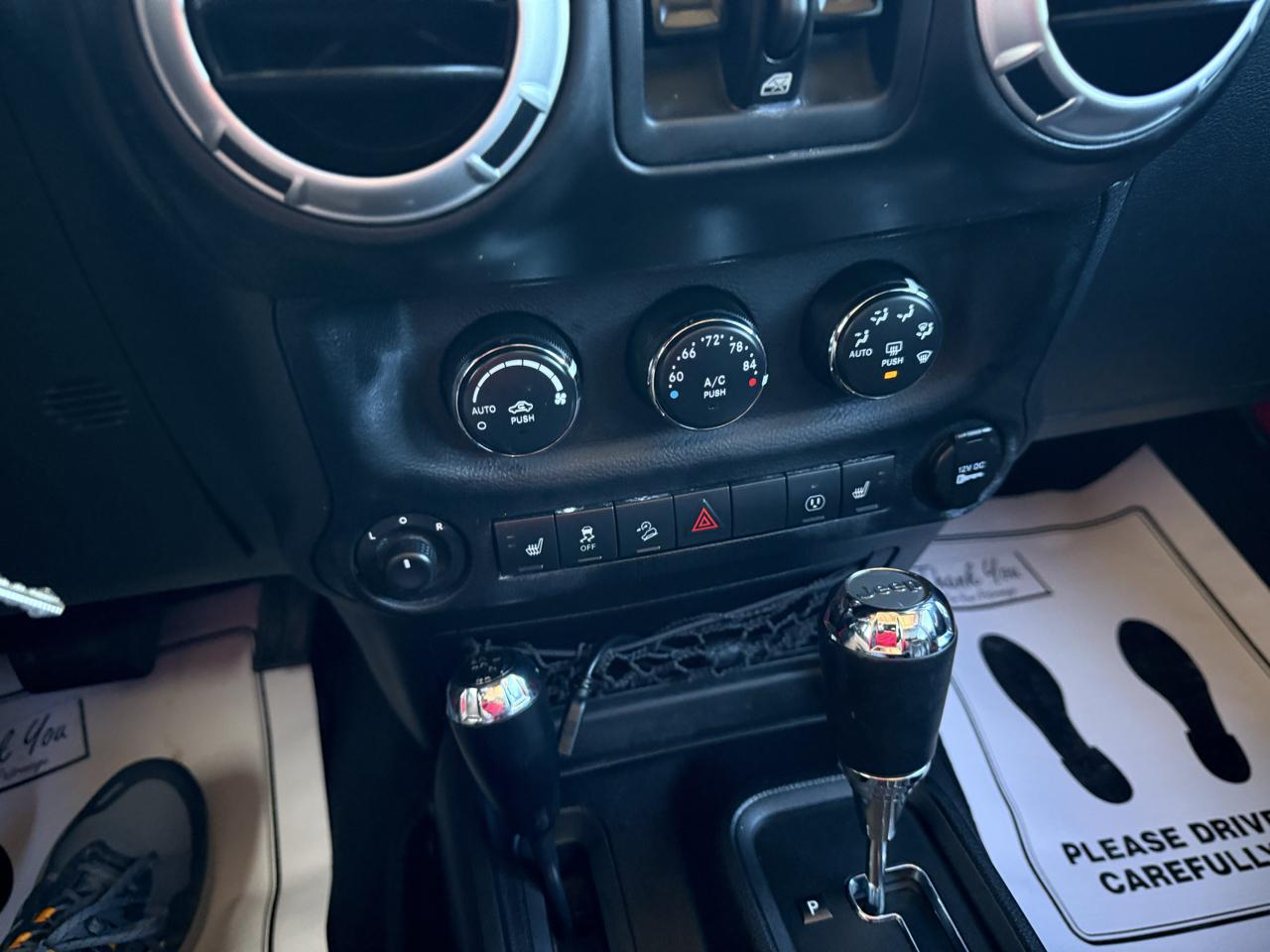 Jeep Wrangler Unlimited 4WD 4dr Sahara 2013