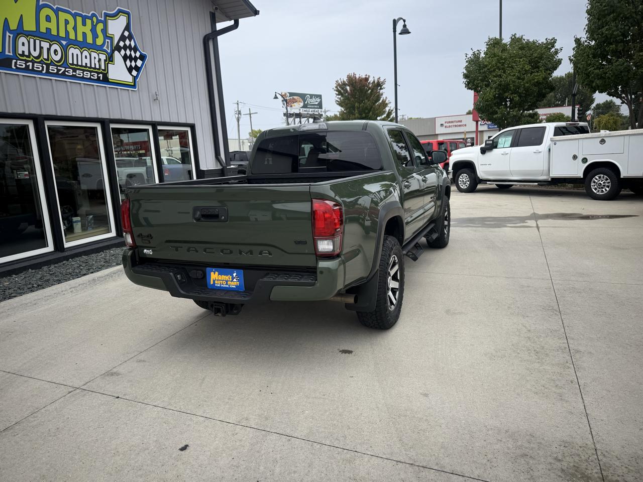 Toyota Tacoma 4WD SR Double Cab 5' Bed V6 AT (Natl) 2022