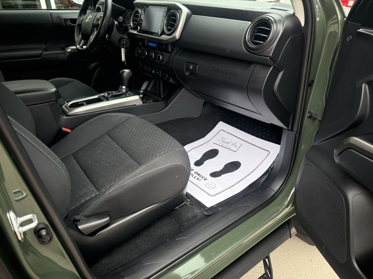 Toyota Tacoma 4WD SR Double Cab 5' Bed V6 AT (Natl) 2022
