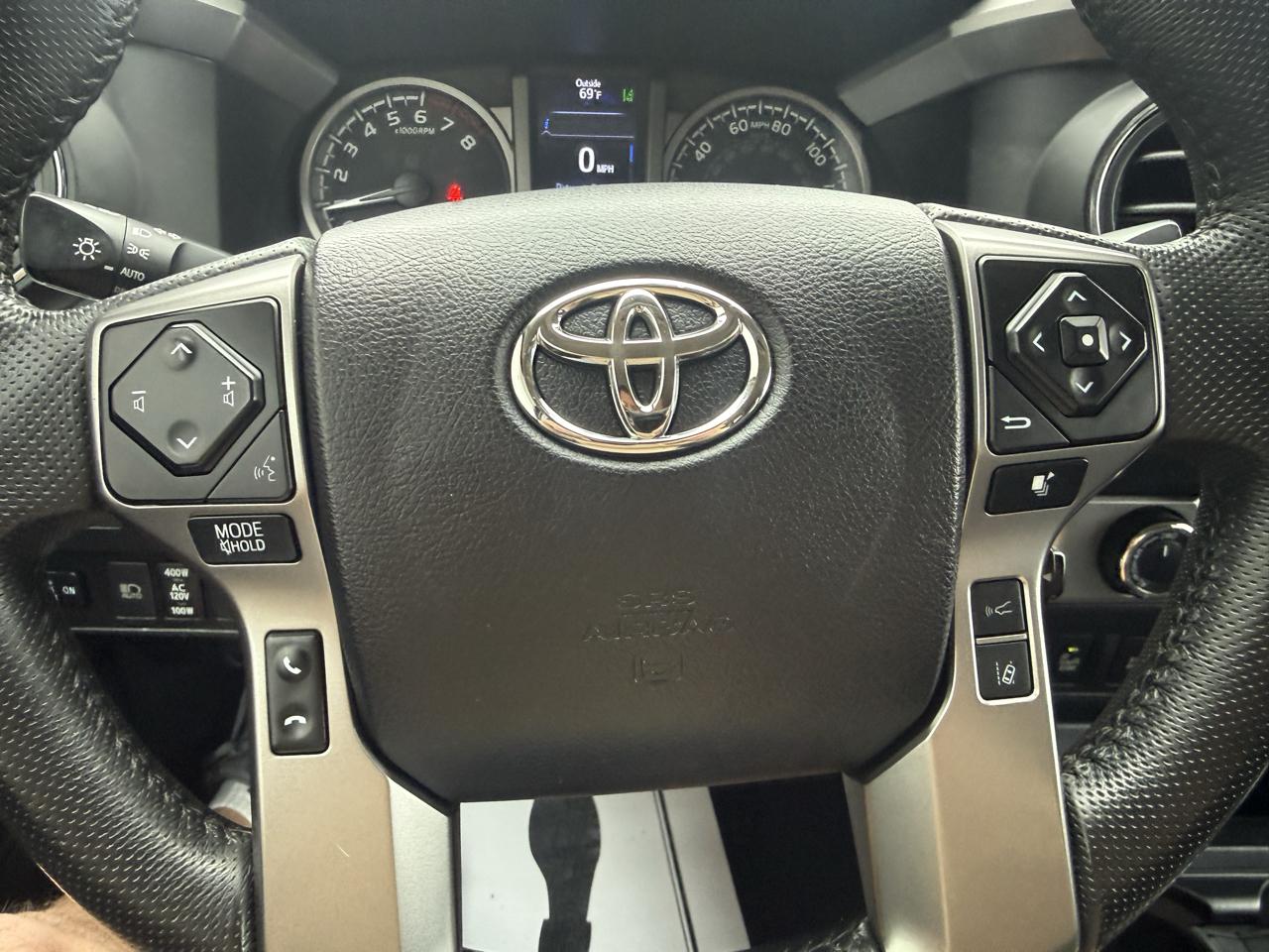 Toyota Tacoma 4WD SR Double Cab 5' Bed V6 AT (Natl) 2022