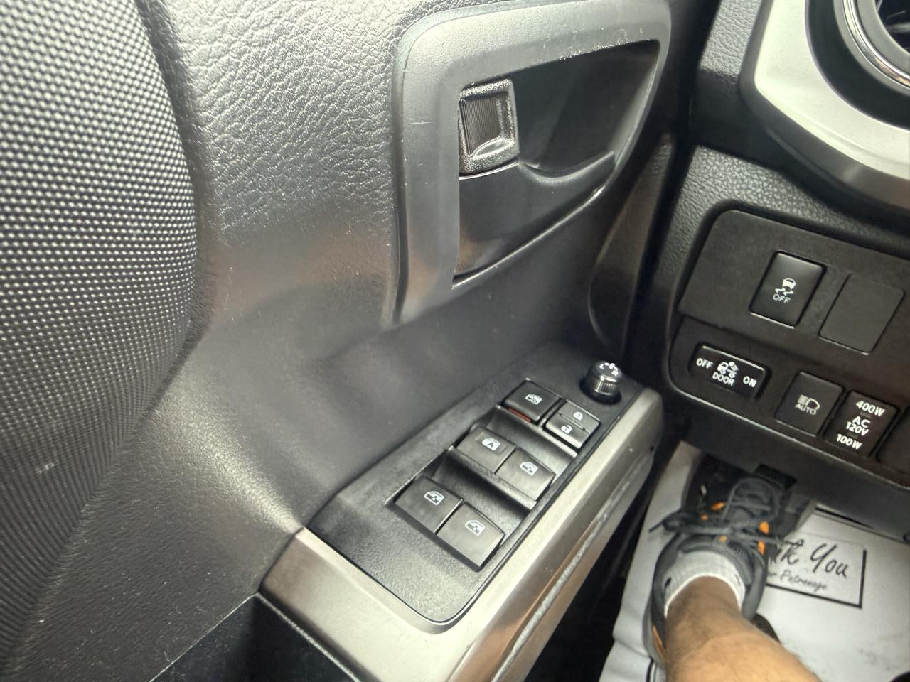 Toyota Tacoma 4WD SR Double Cab 5' Bed V6 AT (Natl) 2022