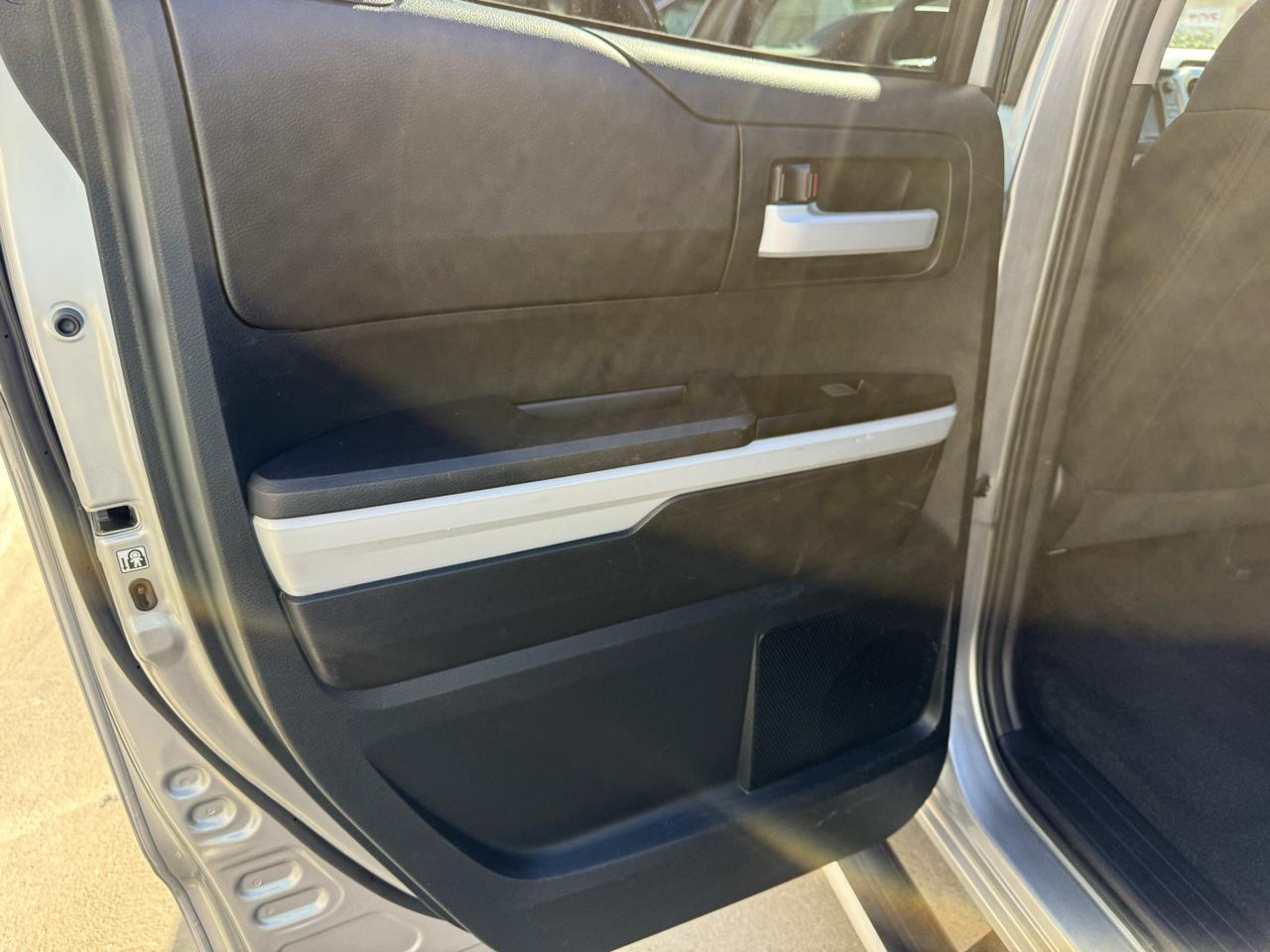 Toyota Tundra 4WD TRD Pro Double Cab 6.5' Bed 5.7L (Natl) 2017