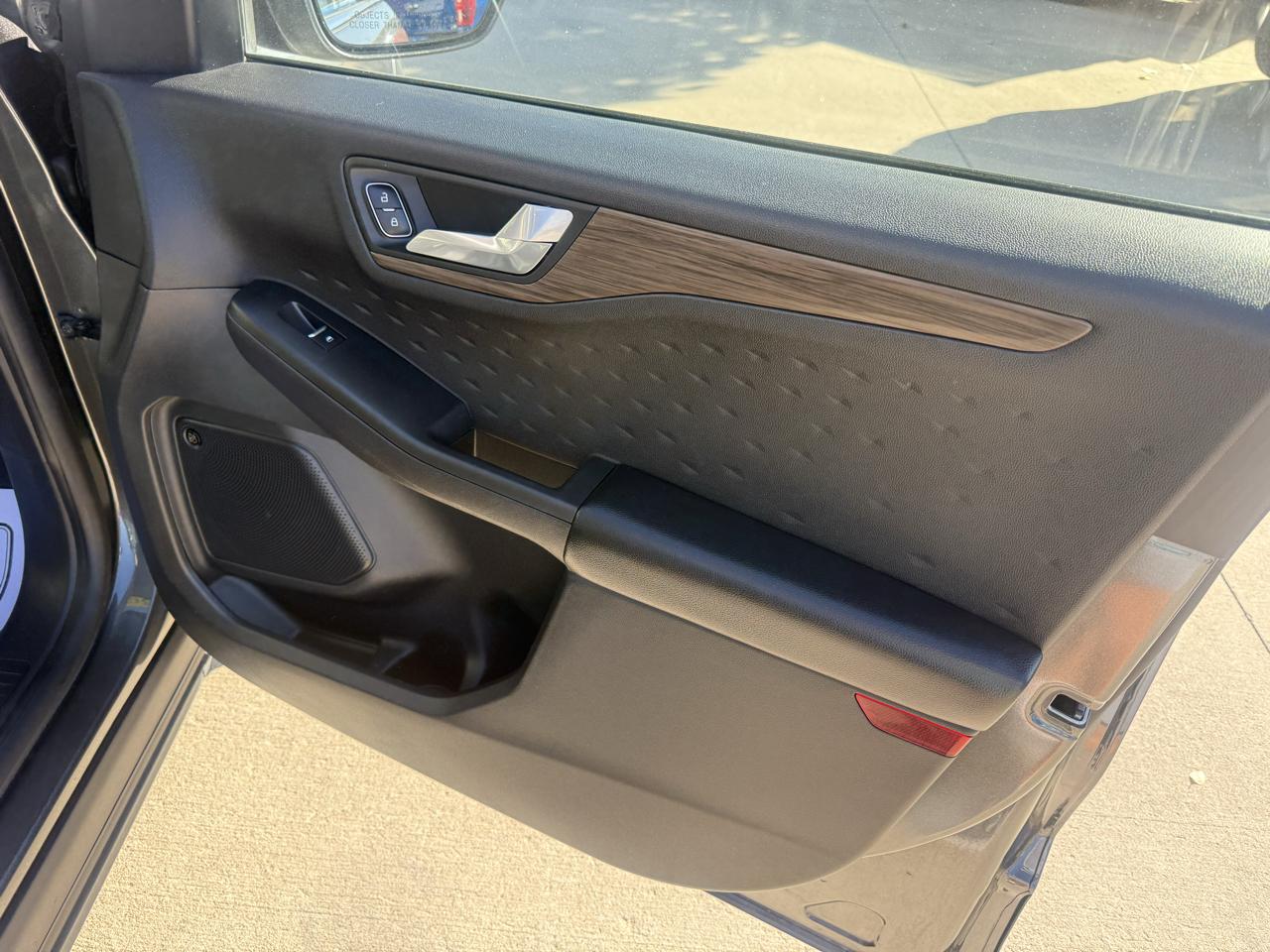 Ford Escape Titanium Hybrid AWD 2020