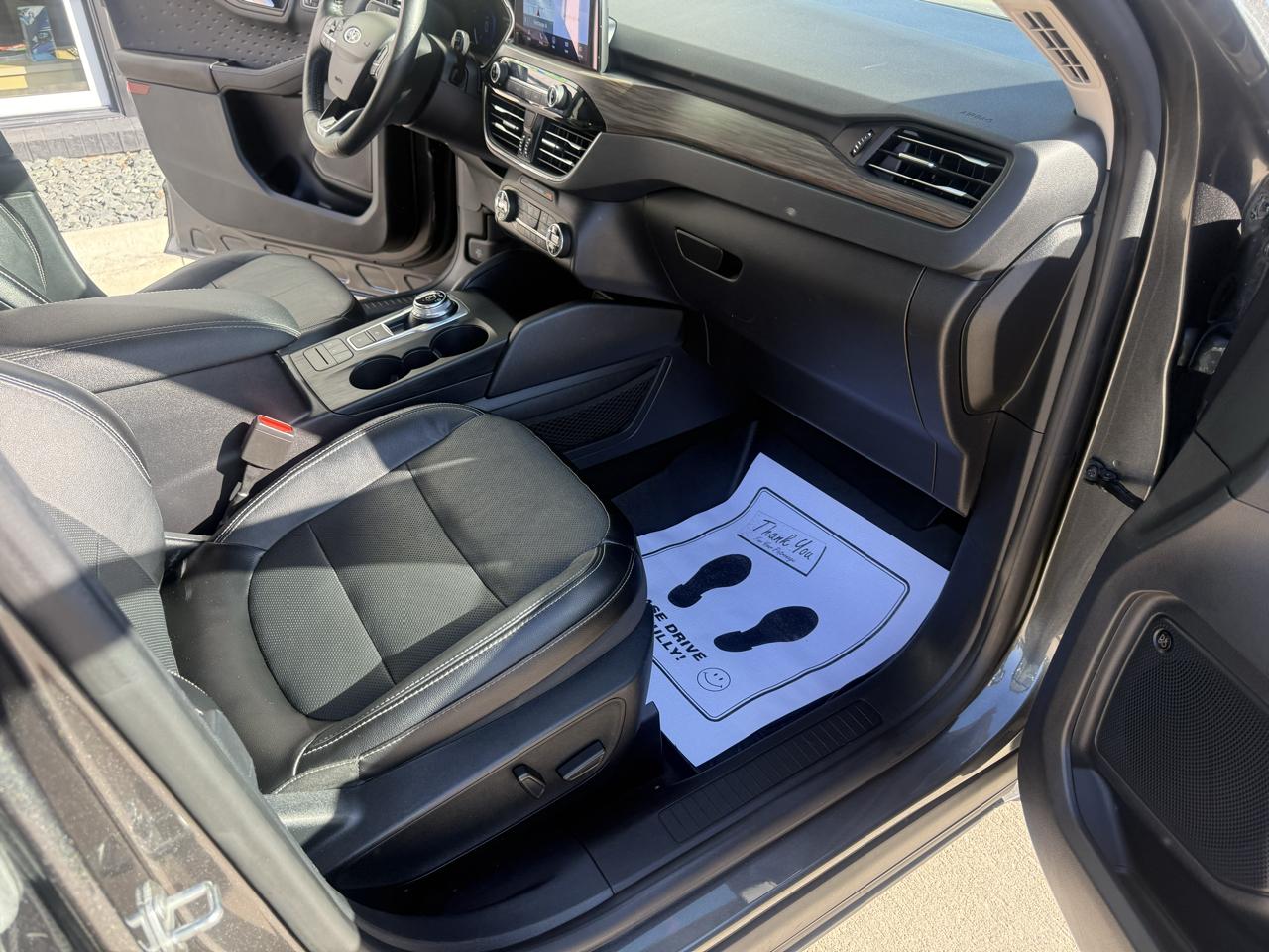 Ford Escape Titanium Hybrid AWD 2020