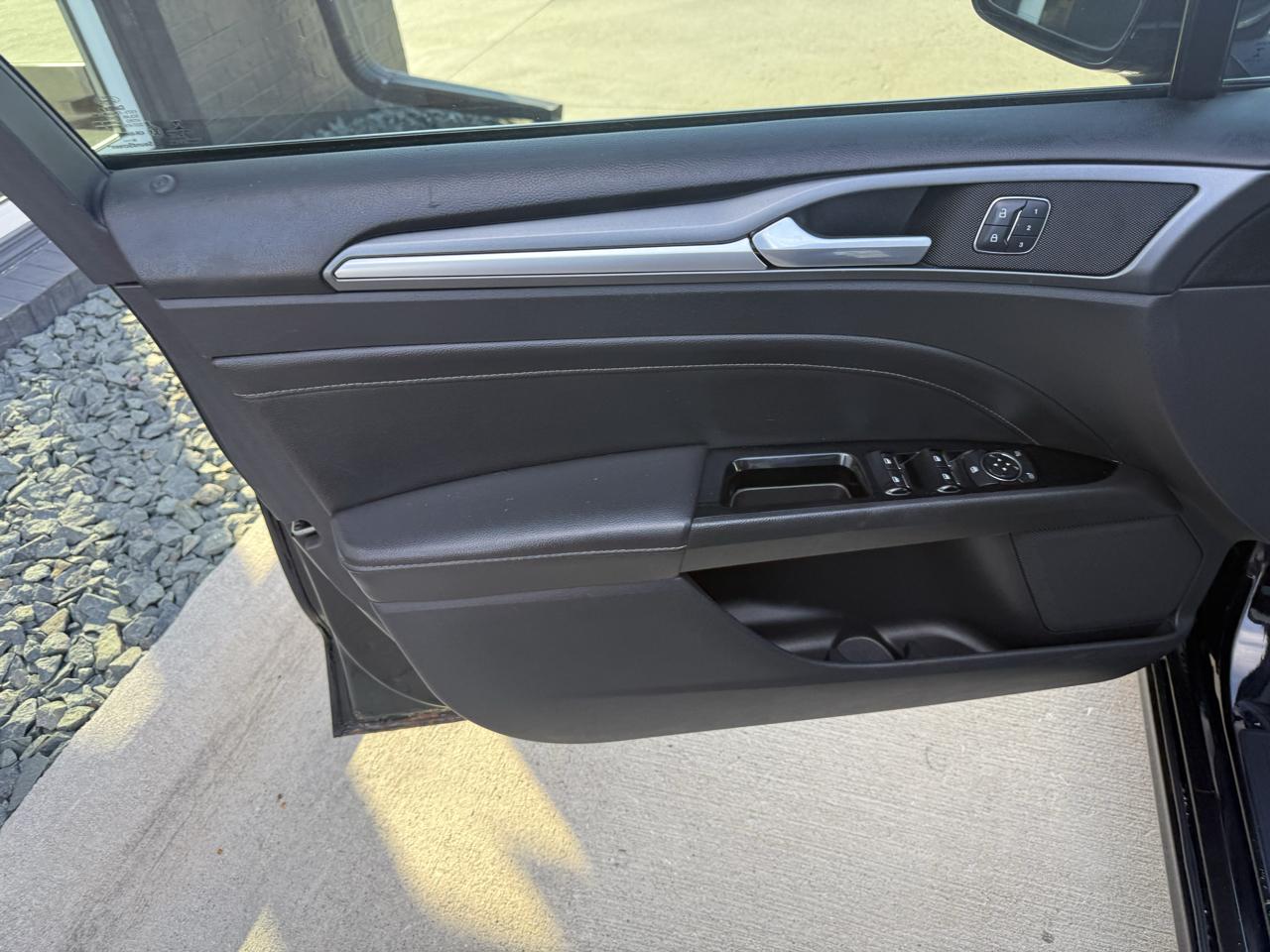 Ford Fusion 4dr Sdn Titanium AWD 2016