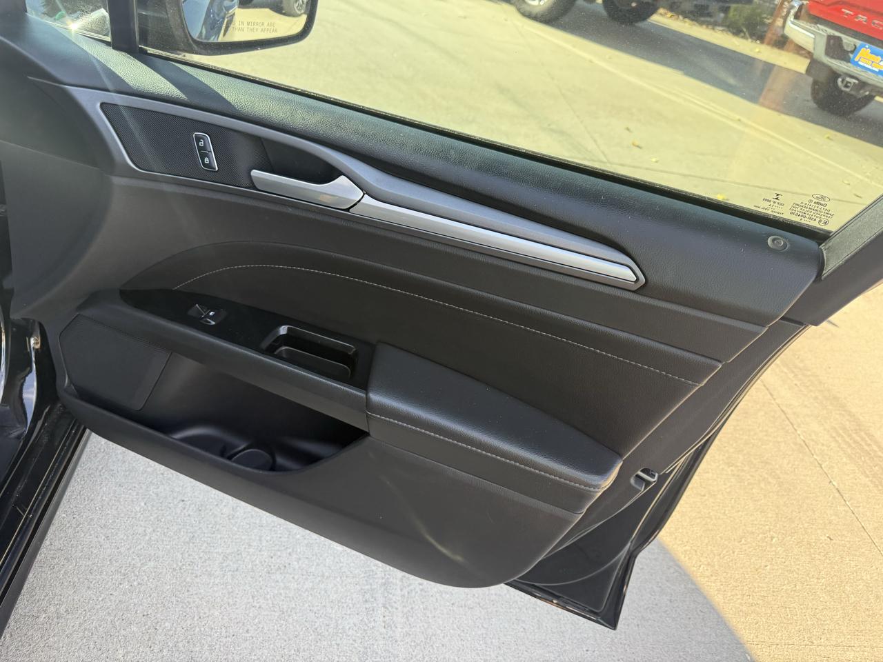 Ford Fusion 4dr Sdn Titanium AWD 2016