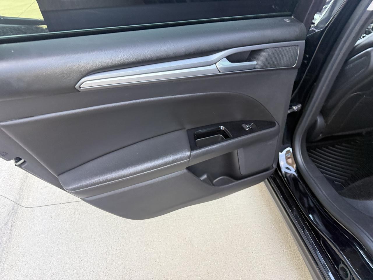 Ford Fusion 4dr Sdn Titanium AWD 2016