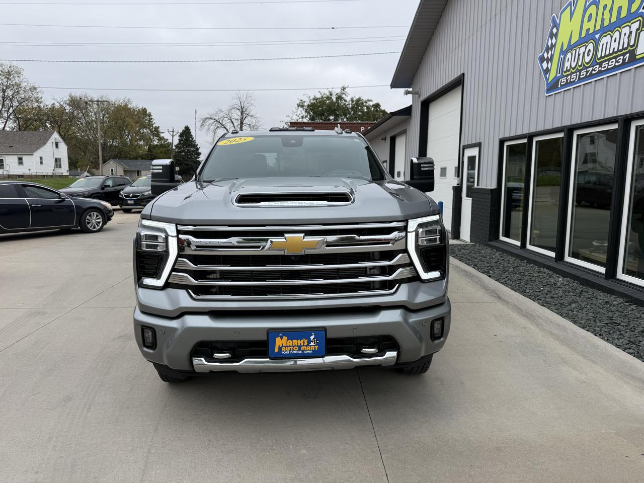 Chevrolet Silverado 3500HD 4WD Crew Cab 172" High Country 2025