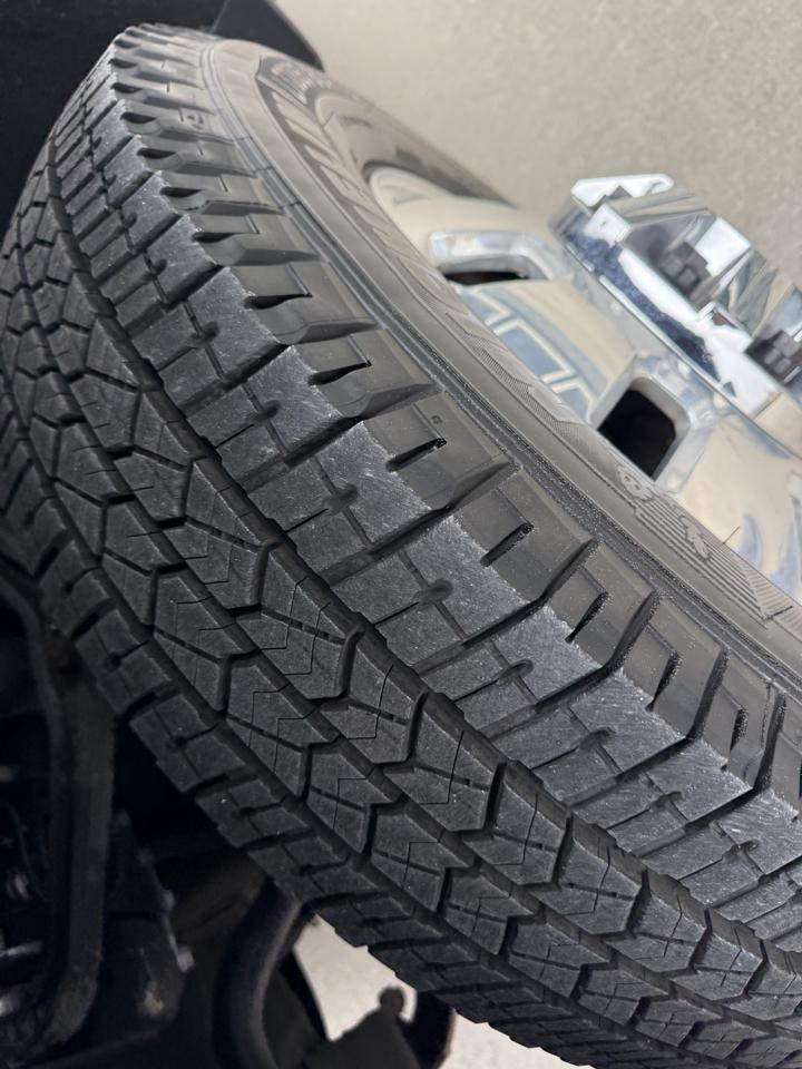 Chevrolet Silverado 3500HD 4WD Crew Cab 172" High Country 2025
