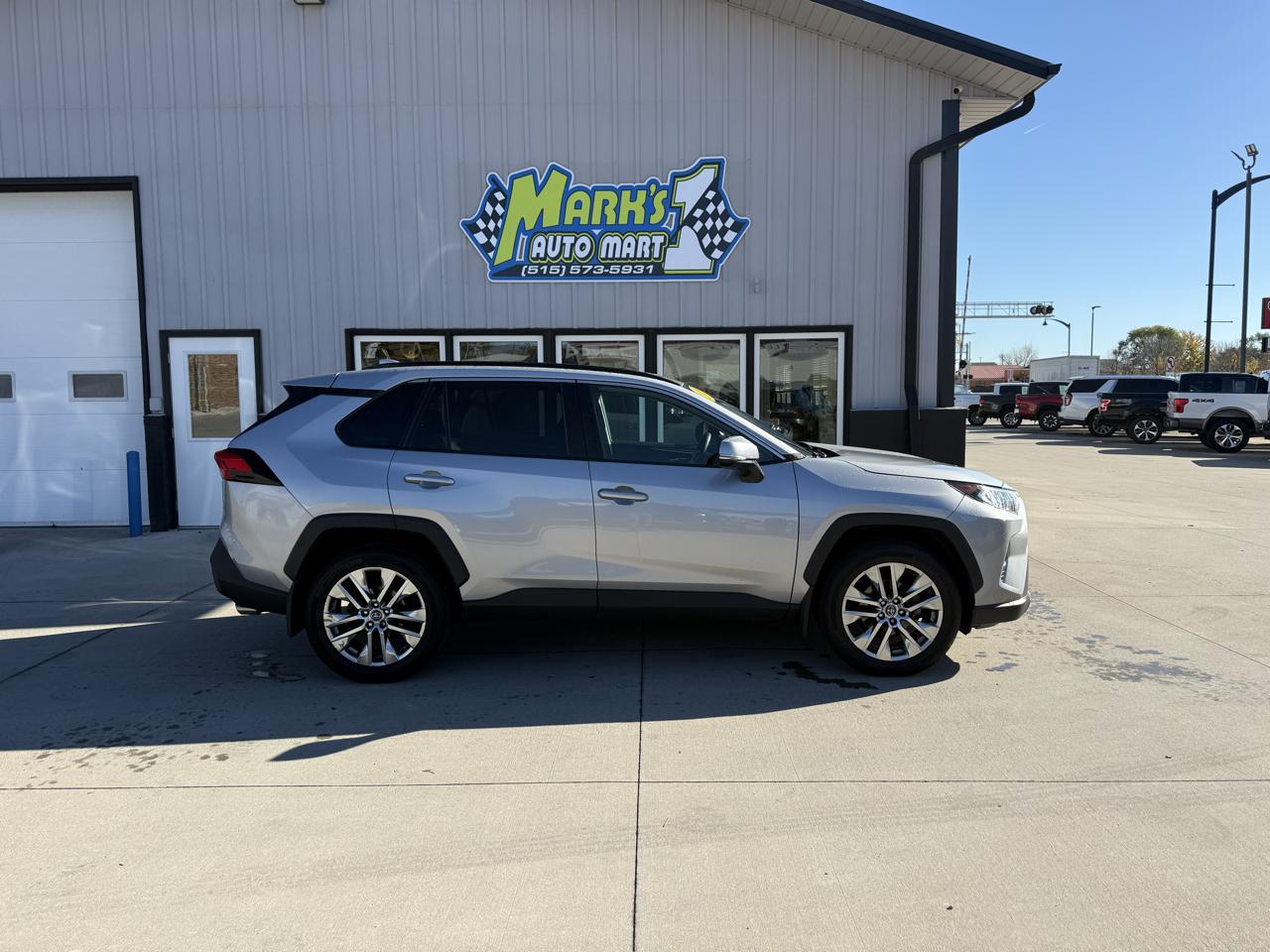 Toyota RAV4 XLE Premium AWD (Natl) 2020
