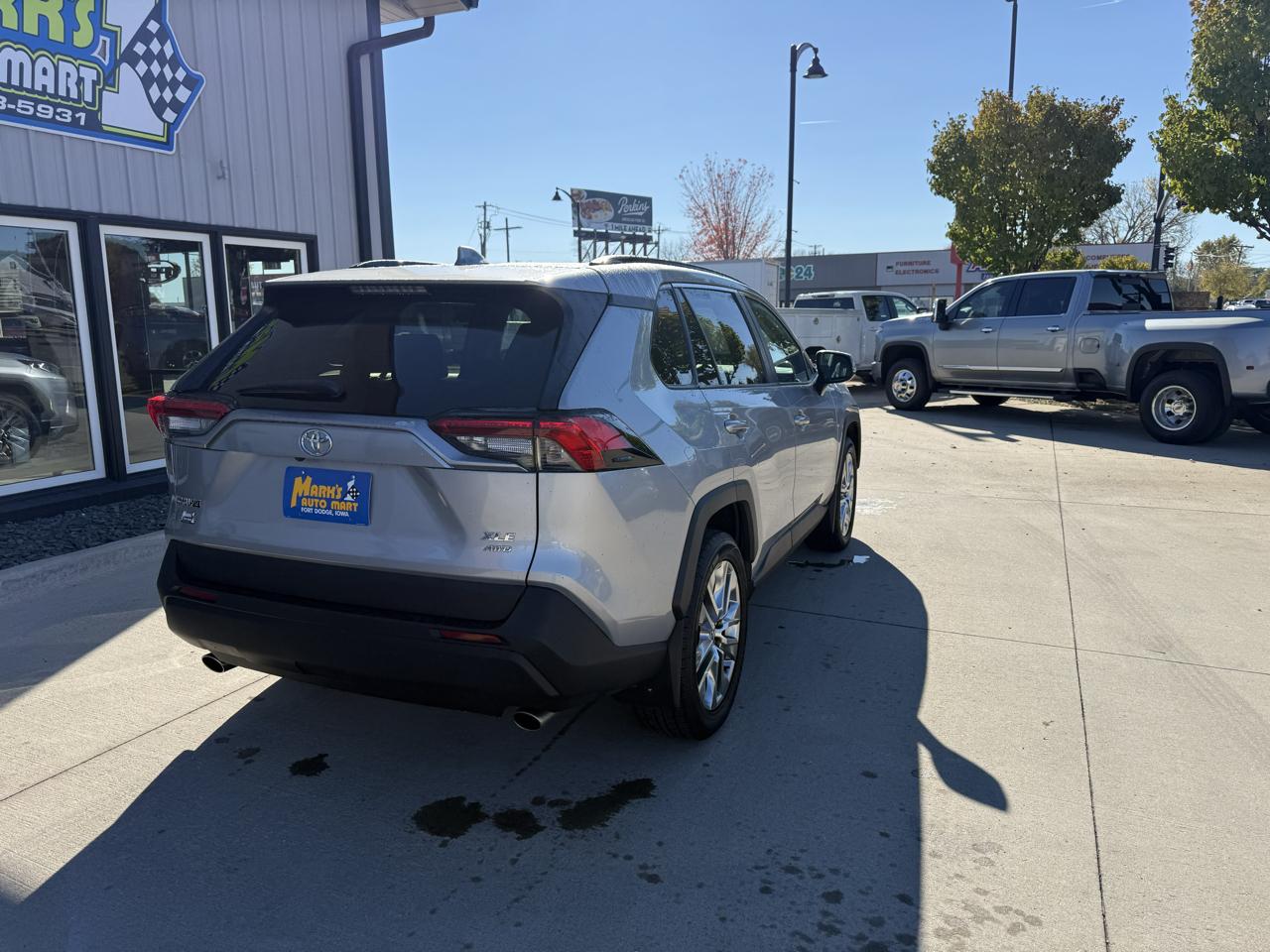 Toyota RAV4 XLE Premium AWD (Natl) 2020