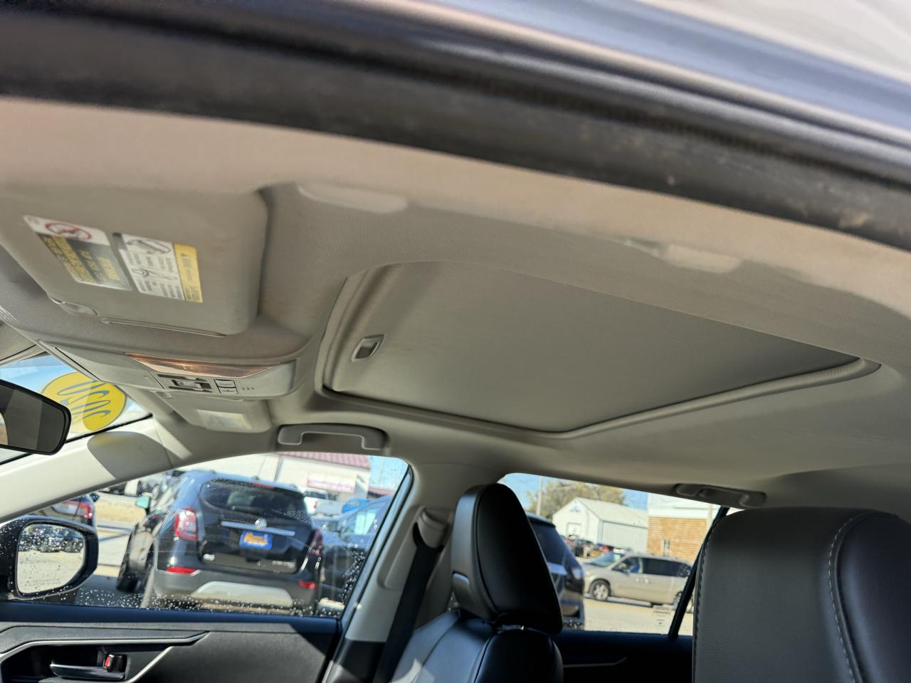 Toyota RAV4 XLE Premium AWD (Natl) 2020