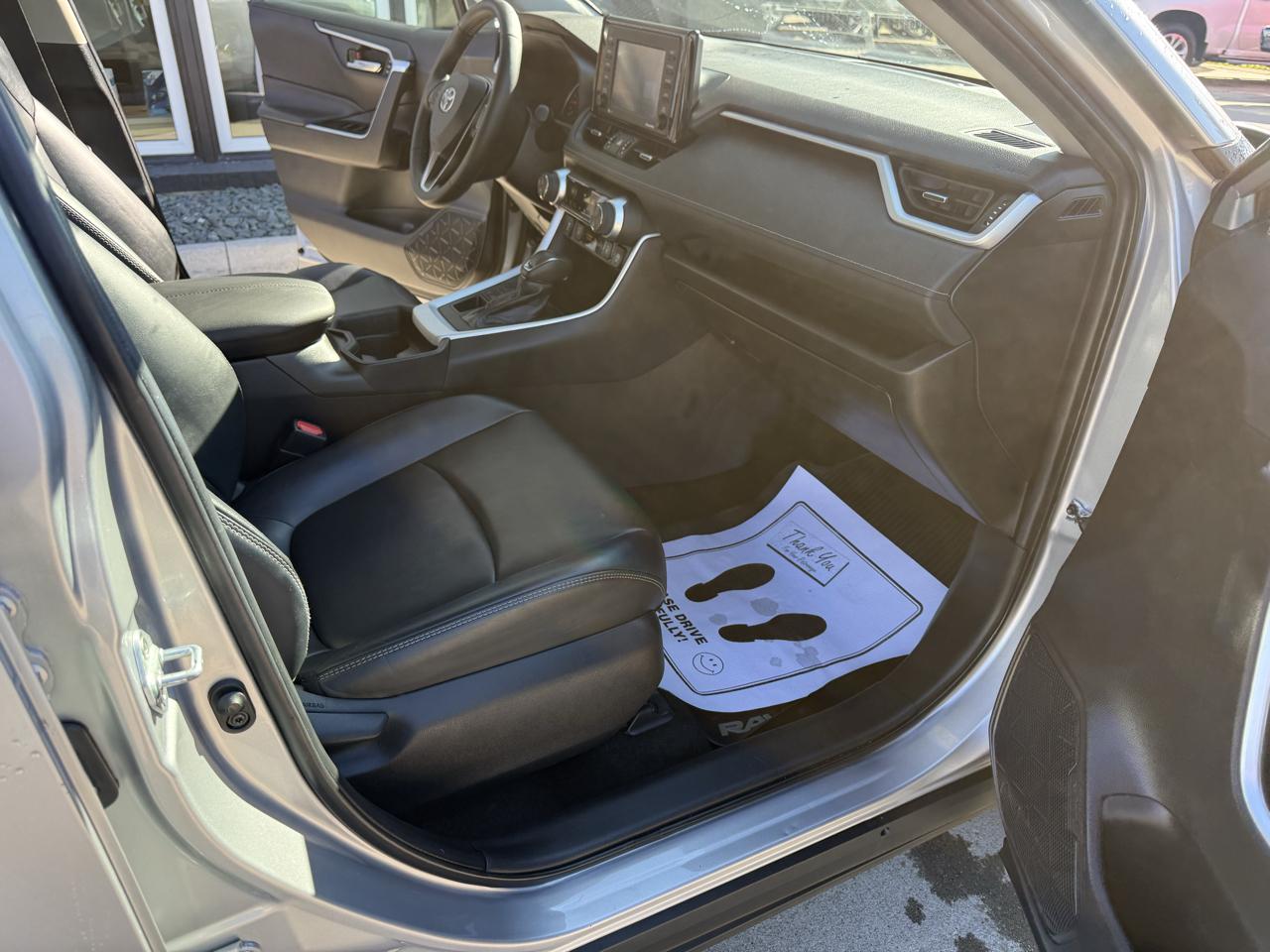Toyota RAV4 XLE Premium AWD (Natl) 2020