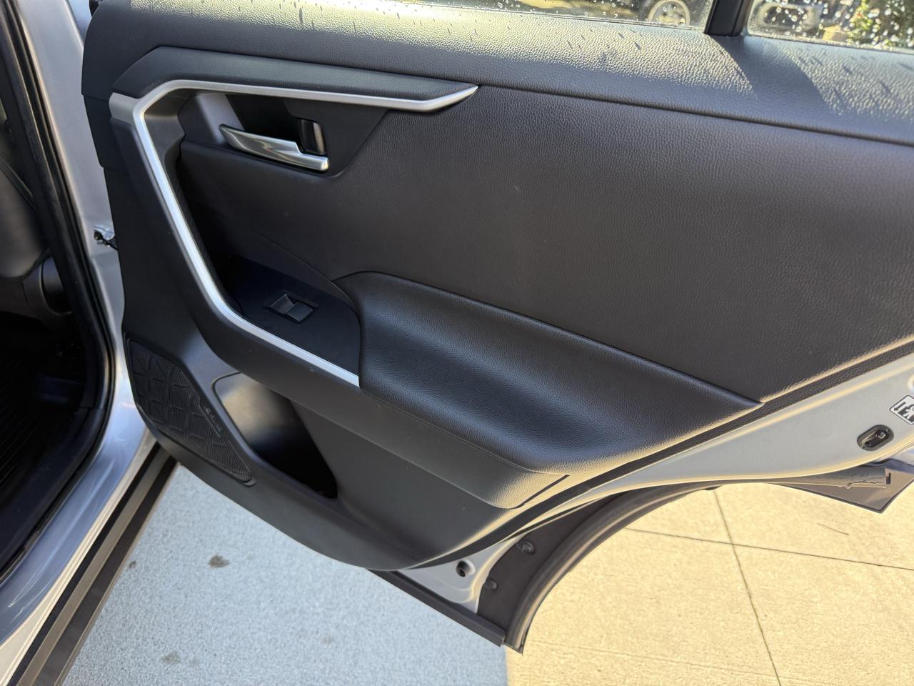 Toyota RAV4 XLE Premium AWD (Natl) 2020