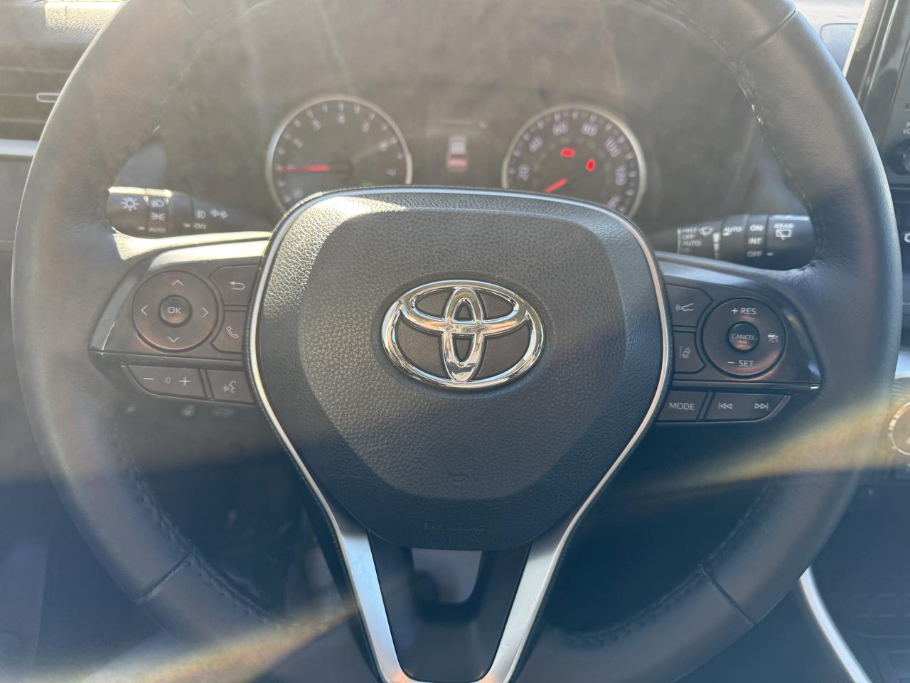 Toyota RAV4 XLE Premium AWD (Natl) 2020