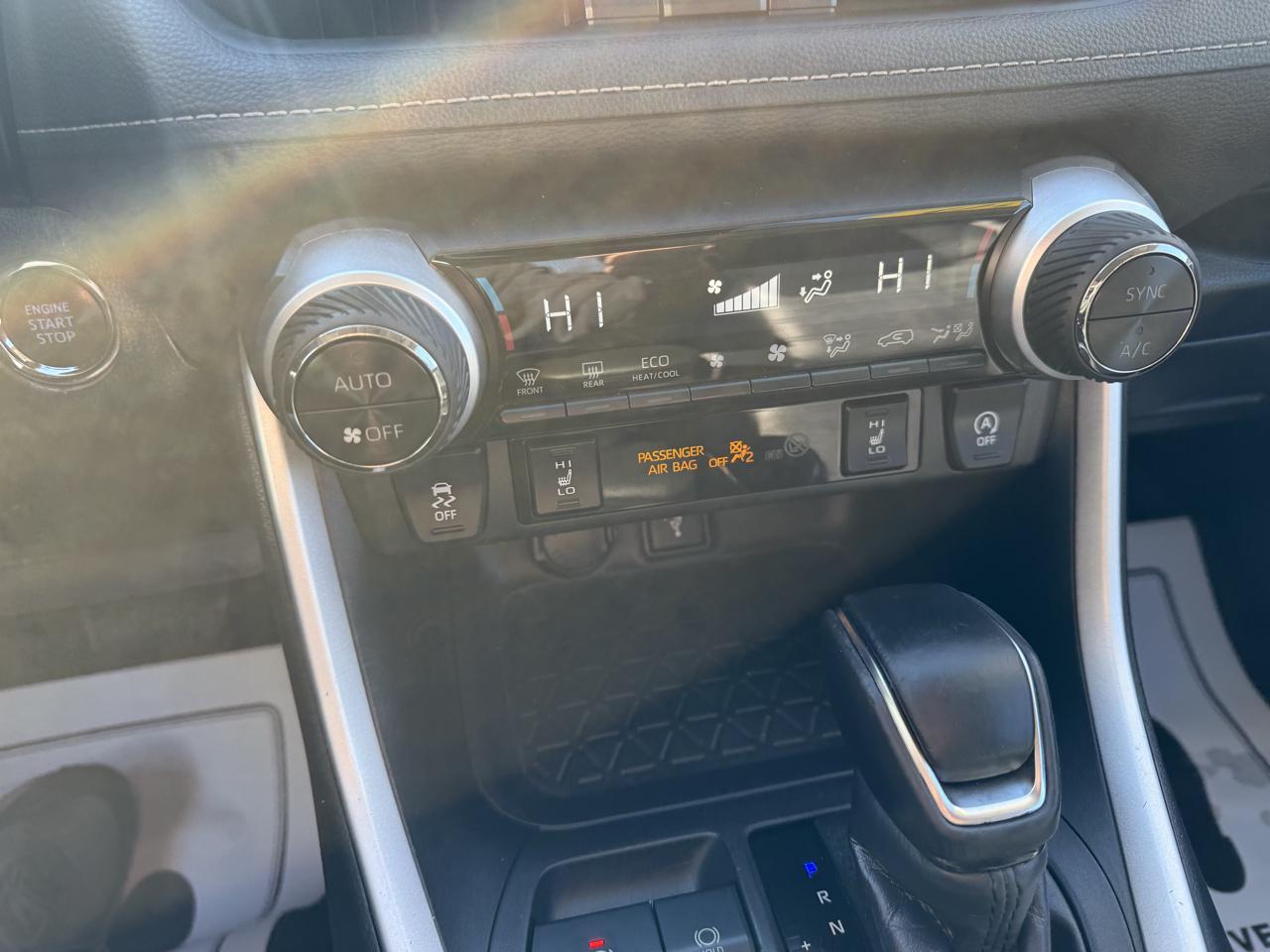 Toyota RAV4 XLE Premium AWD (Natl) 2020