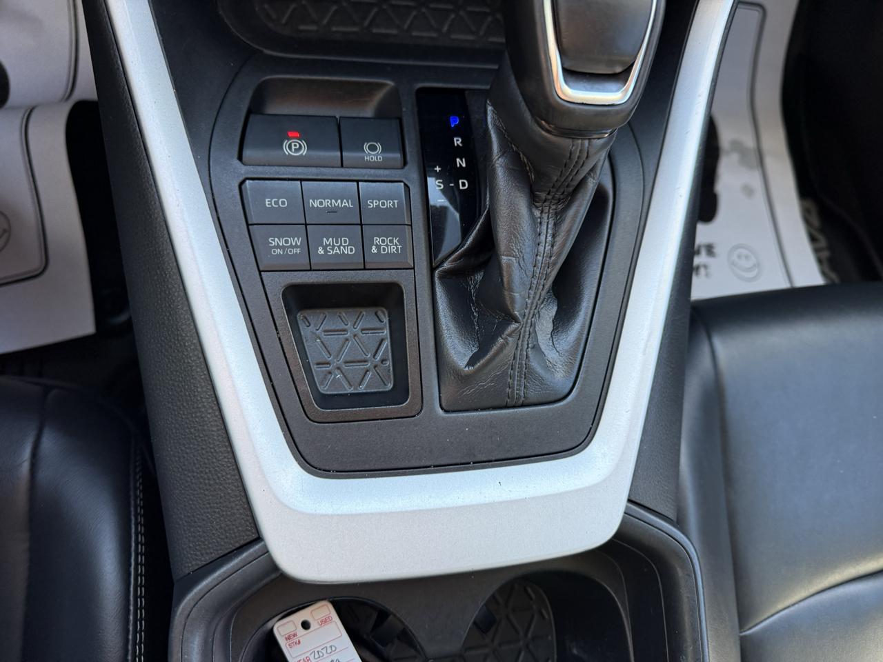 Toyota RAV4 XLE Premium AWD (Natl) 2020