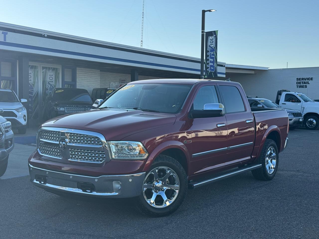 RAM 1500 4WD Crew Cab 140.5" Laramie 2014