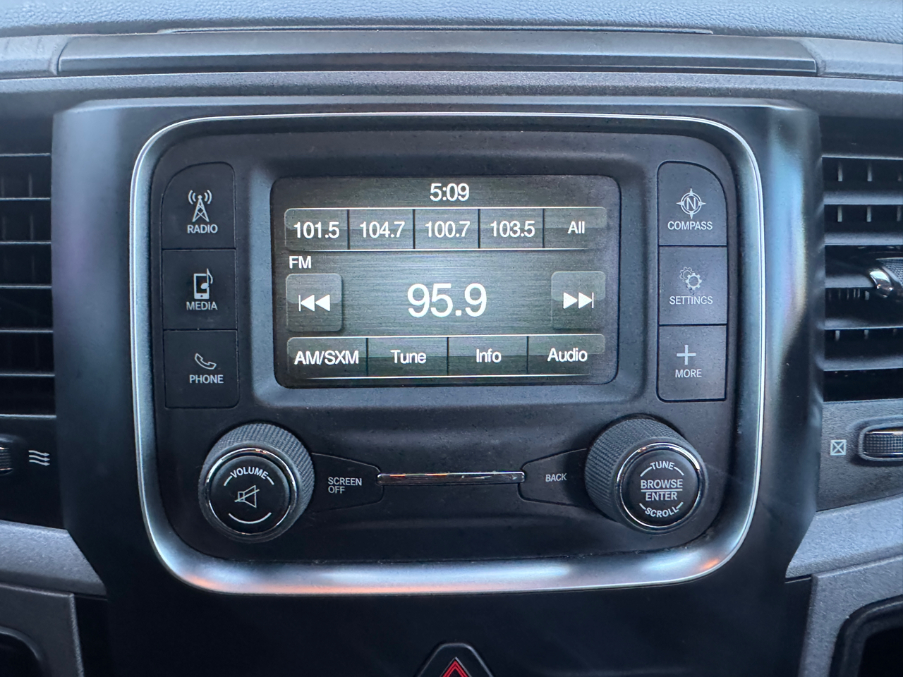 RAM 2500 4WD Crew Cab 149" Tradesman 2017