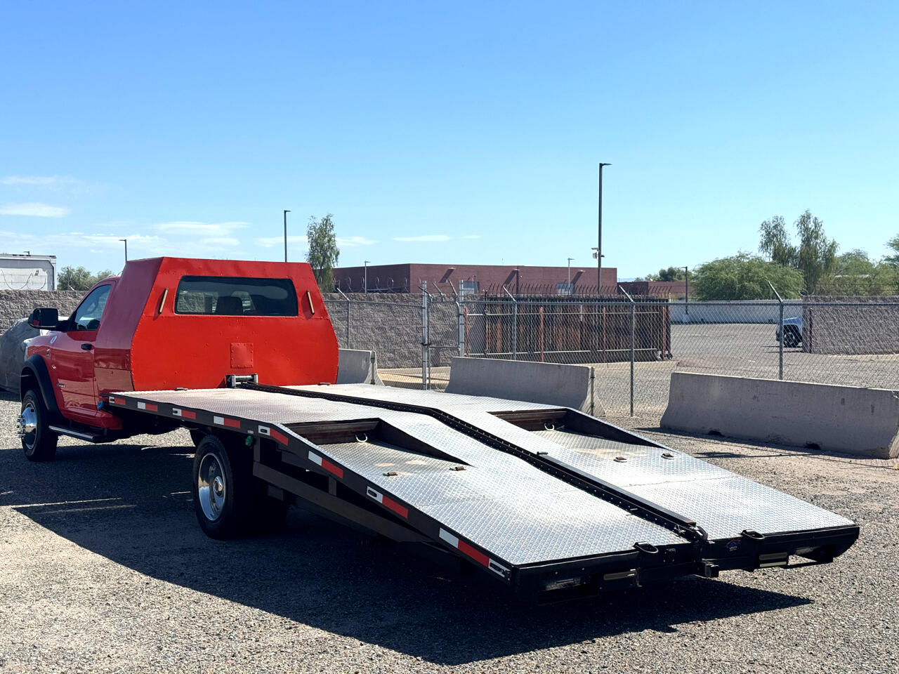2022 Ram 5500 Tradesman photo 2